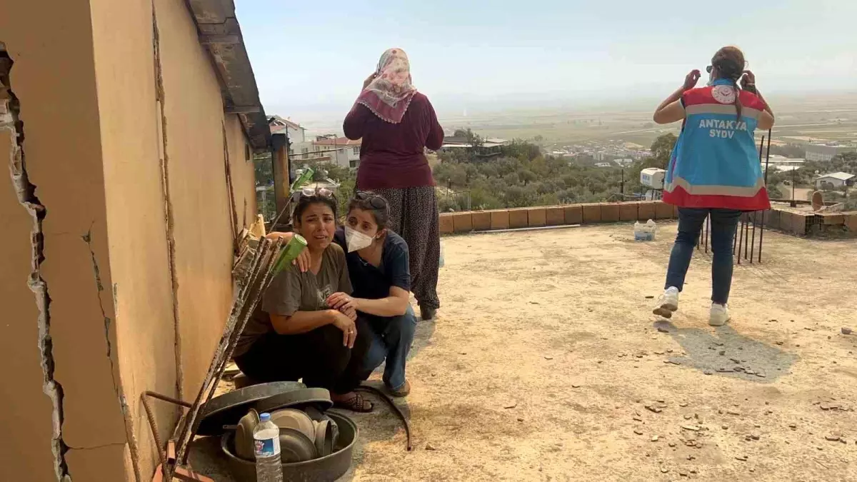 Hatay'da Yangınla Mücadele Devam Ediyor
