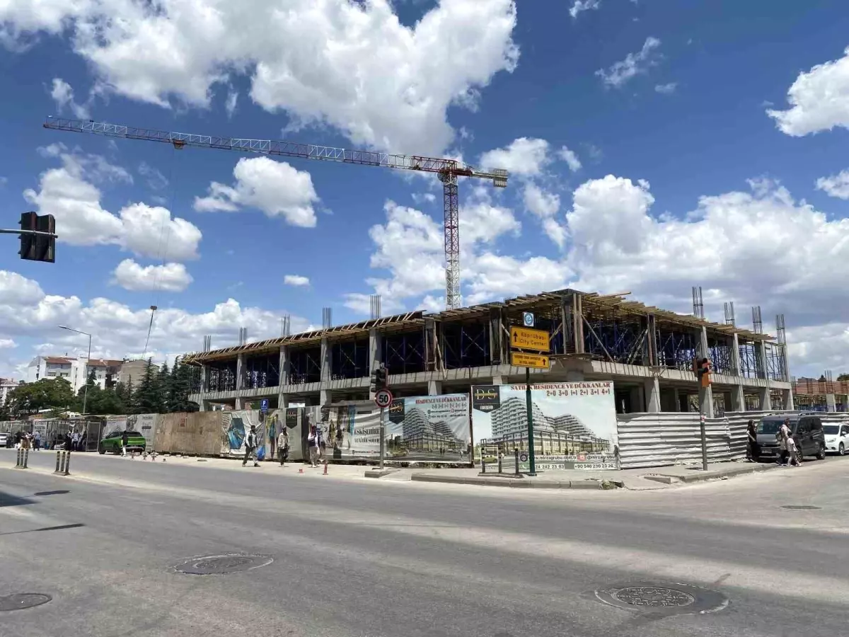 Eskişehir'de İnşaatta Iskeleden Düşme Olayı