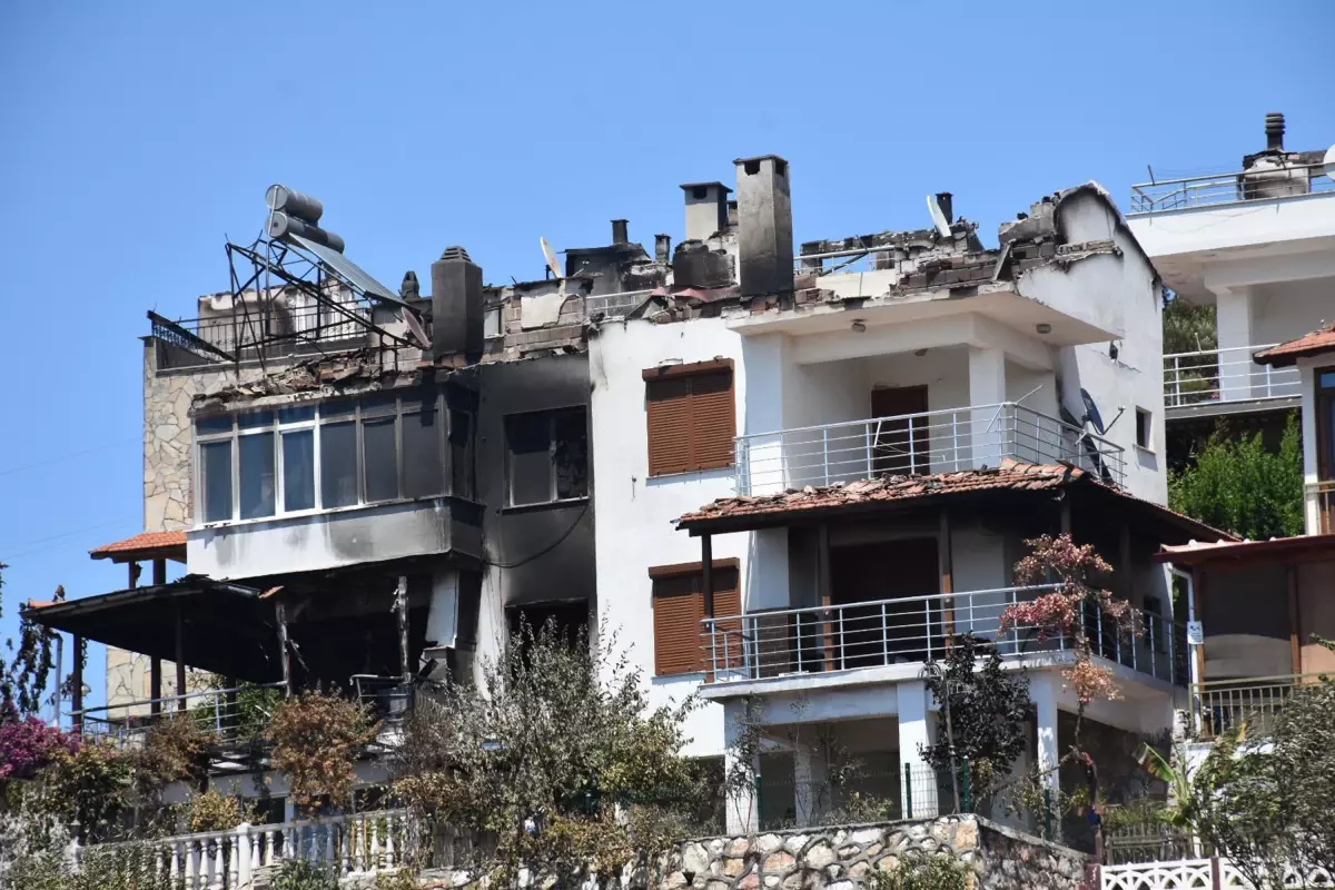 İzmir'deki Orman Yangınında Evler Yandı: 'Bütün Birikimimiz Yandı'