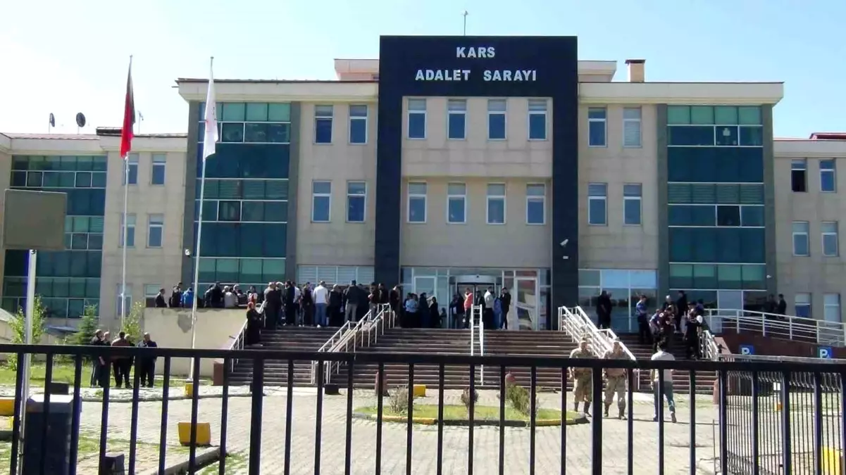 Kars'ta 'maganda kurşunu' ile hayatını kaybeden 6 yaşındaki çocuğun davası başladı