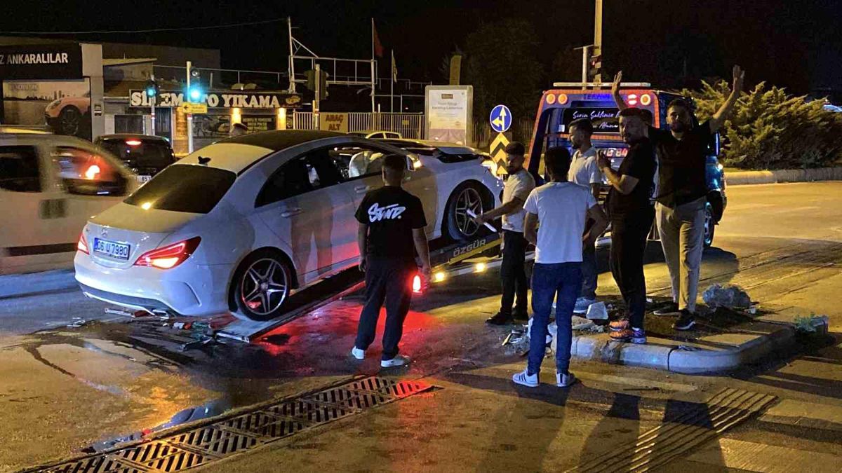 Eskişehir'de Trafik Kazası: İki Araç Çarpıştı