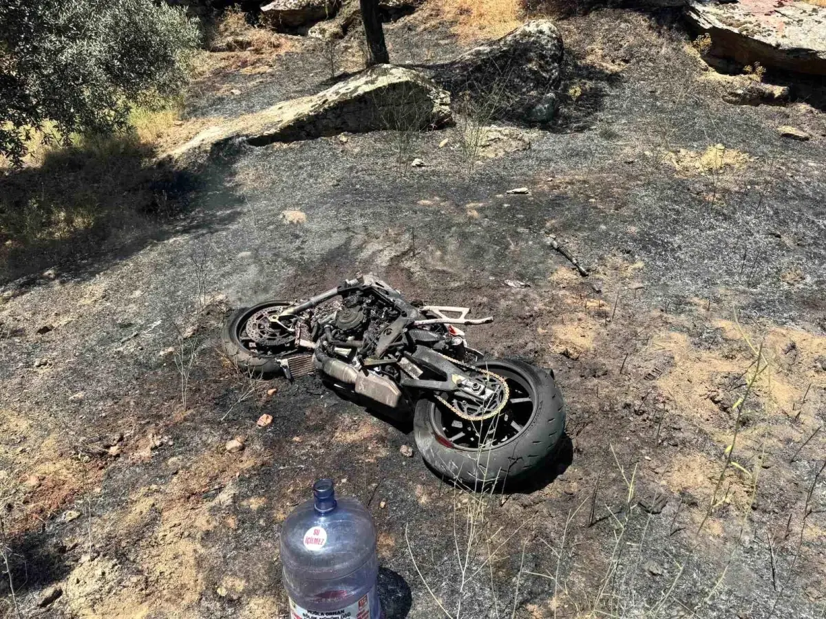 Aydın'da Motosiklet Yangını, Su Bidonlarıyla Söndürüldü