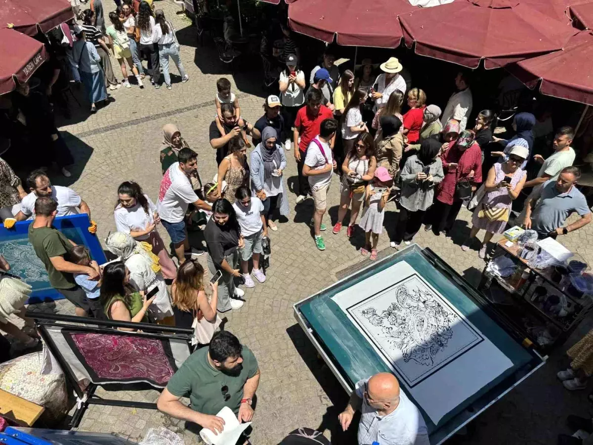 Bursa'da Geleneksel İpek Baskı Atölyesi Büyük İlgi Gördü