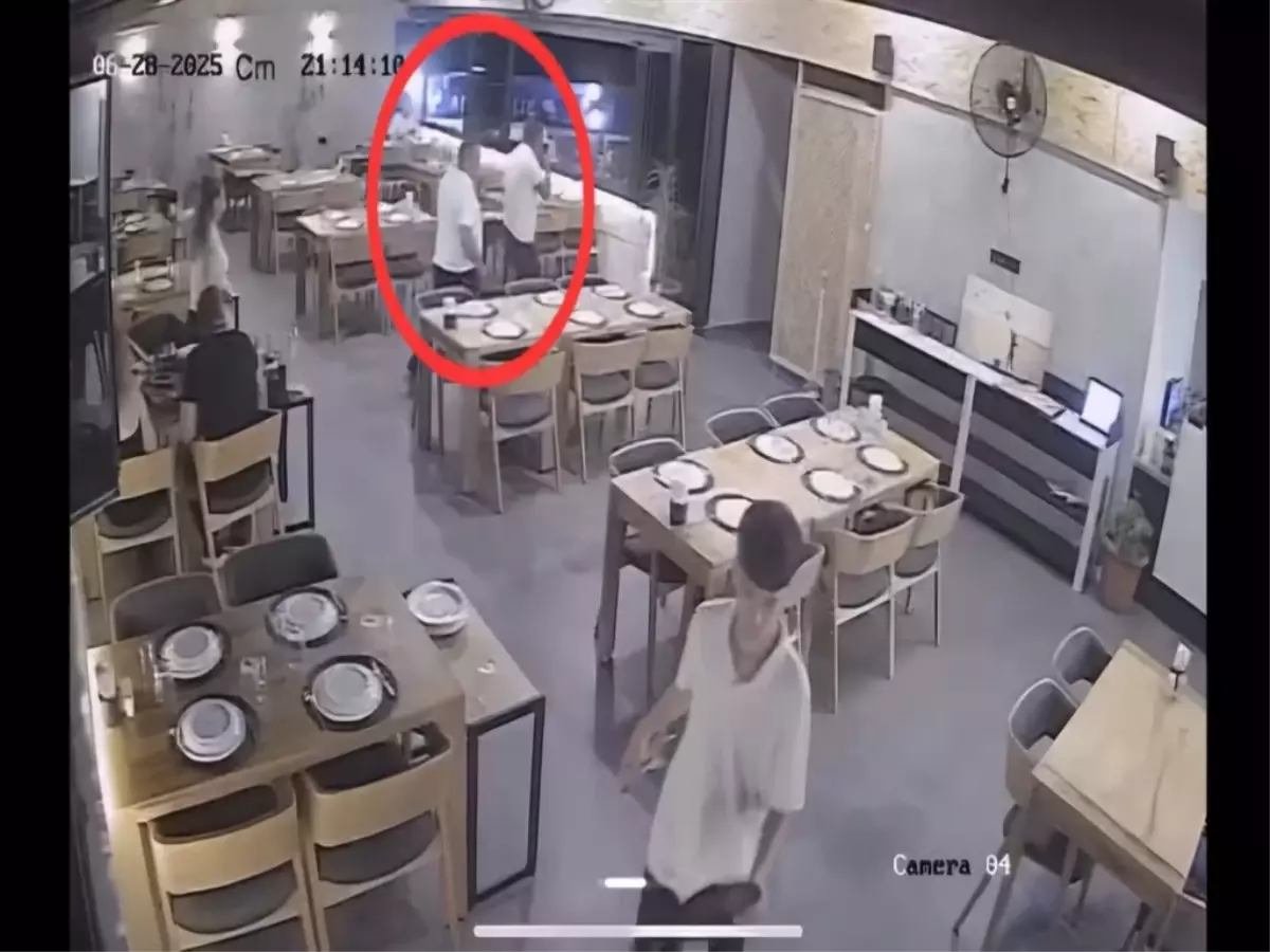 Adana'da Restoran Sahibinden Hayat Kurtaran Heimlich Manevrası