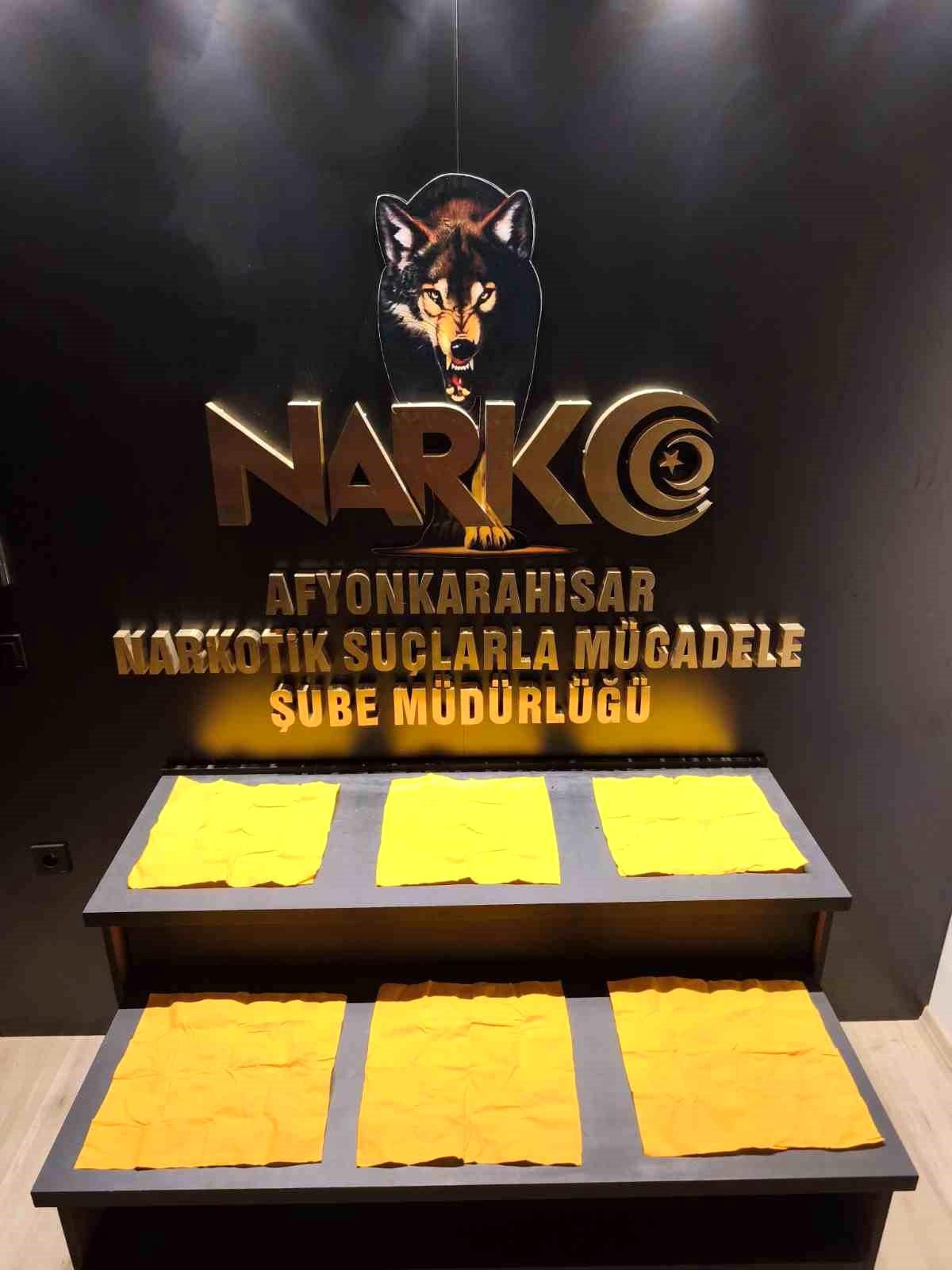 Afyonkarahisar'da Uyuşturucu Operasyonu: 40 Bin Peçeteye Emdirilmiş Madde Ele Geçirildi