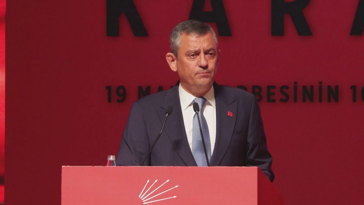 Özgür Özel, '19 Mart Darbesinin 100'üncü Günü Toplantısı'na katıldı