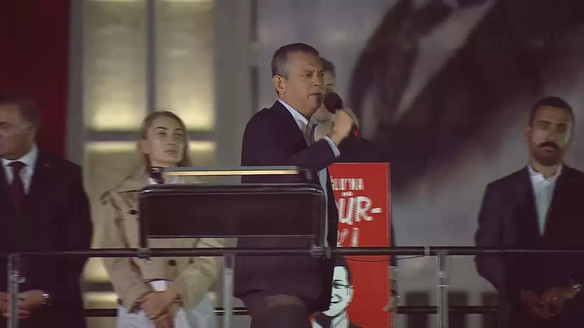 Özgür Özel'den İstanbul Mitinginde Sert Açıklamalar