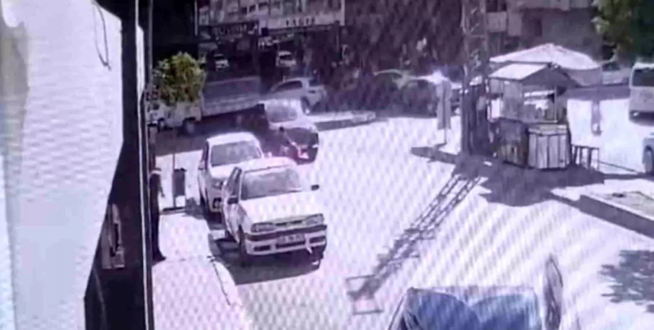 Şanlıurfa'da Otomobil Çarpması Sonucu 14 Yaşındaki Çocuk Hayatını Kaybetti