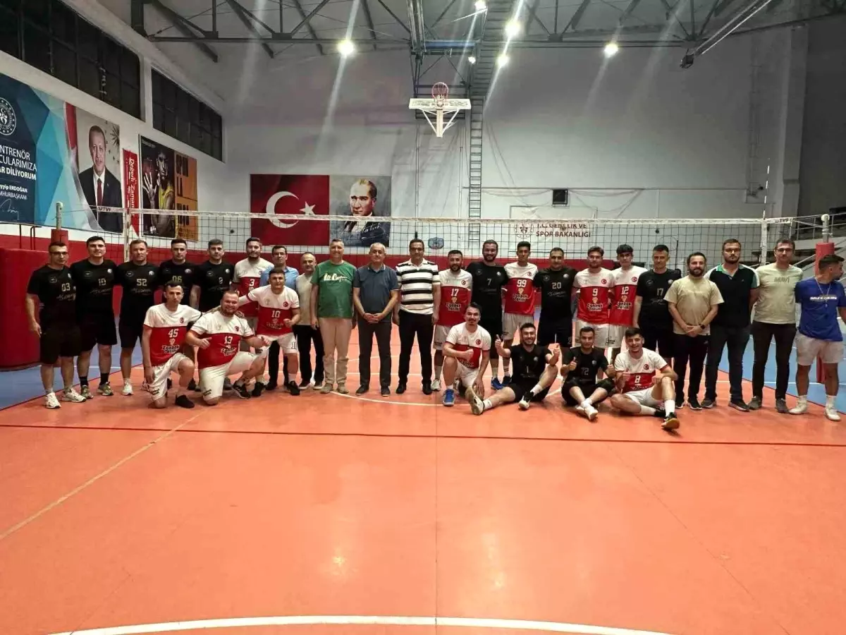 Sarıgöl Voleybol Takımı, Dostluk Maçında Alaşehir'i Geçti