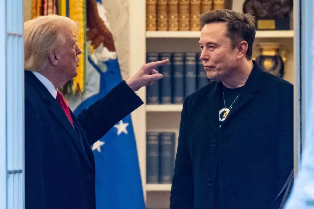Trump, Elon Musk'ı sınır dışı etmekle tehdit etti