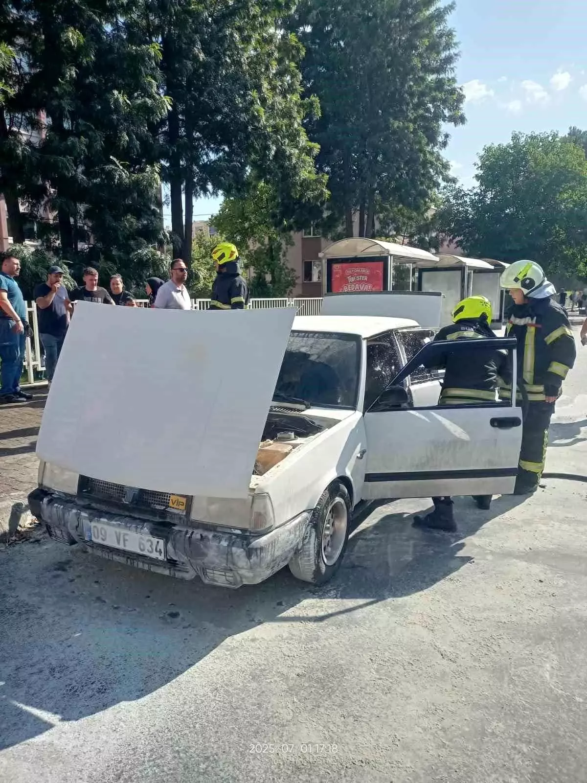 Yeni Alınan Otomobil Alev Aldı, Sürücü Şokta