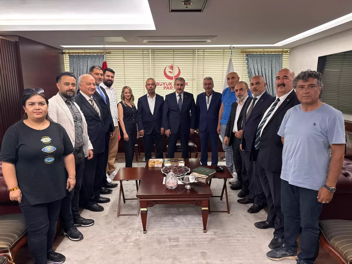 Alevi Birlik Grubu, BBP Genel Başkanı Destici'yi Ziyaret Etti