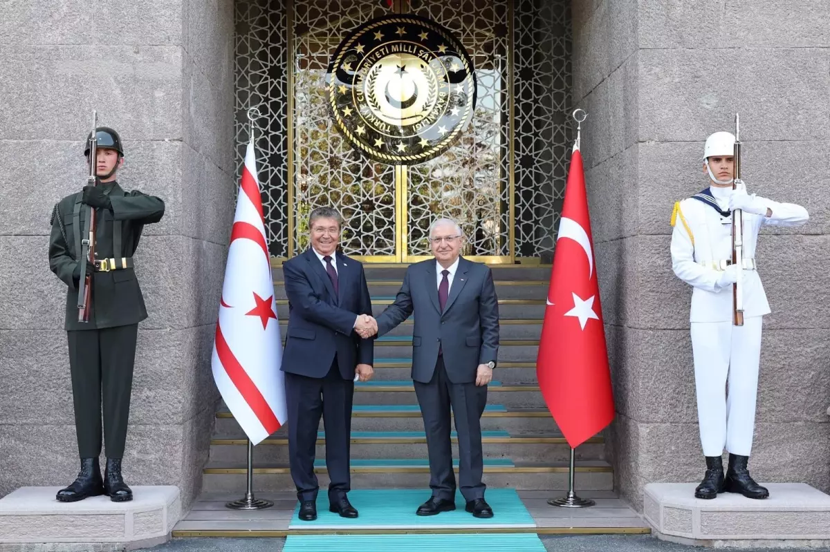 Yaşar Güler, KKTC Başbakanı Ünal Üstel ile Görüştü
