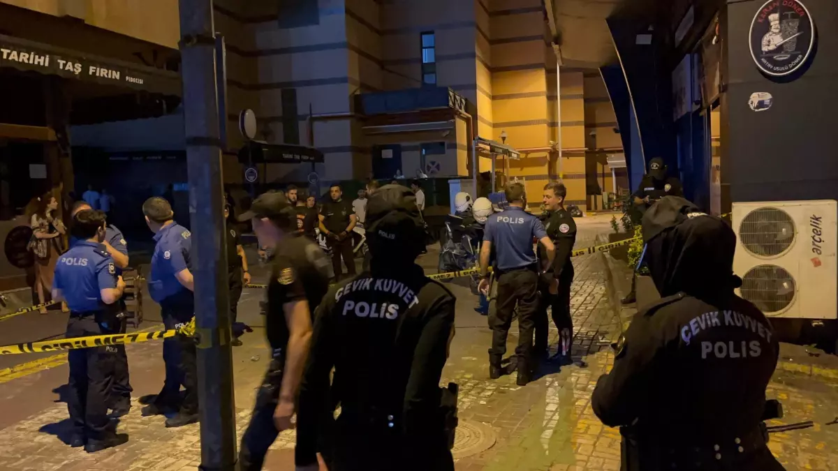 Alkollü Kişi Polis Ekiplerine Saldırınca Bacağından Vuruldu