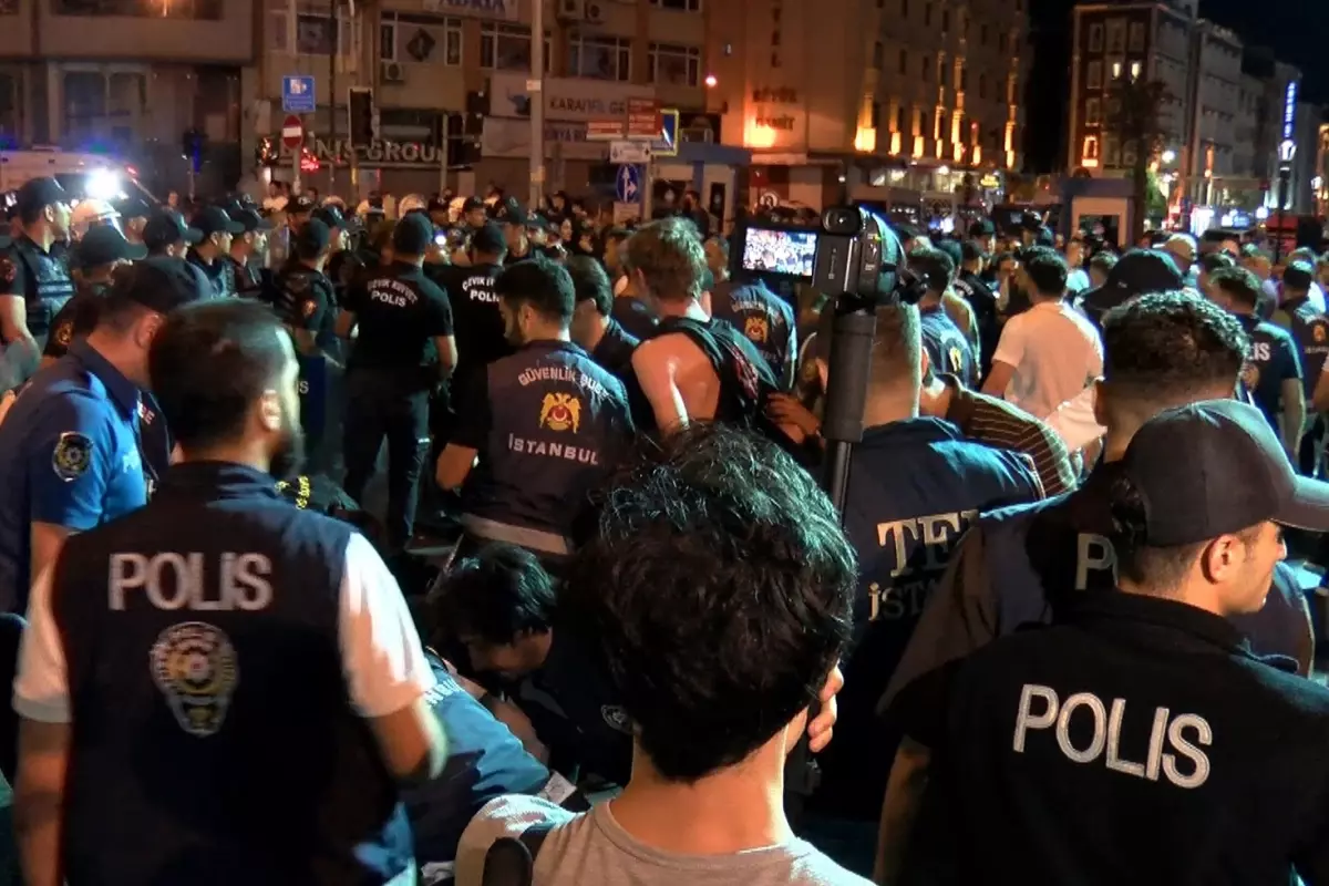 CHP'nin Saraçhane mitingi olaylı geçti! Cumhurbaşkanı'na hakaret eden 42 kişi gözaltında