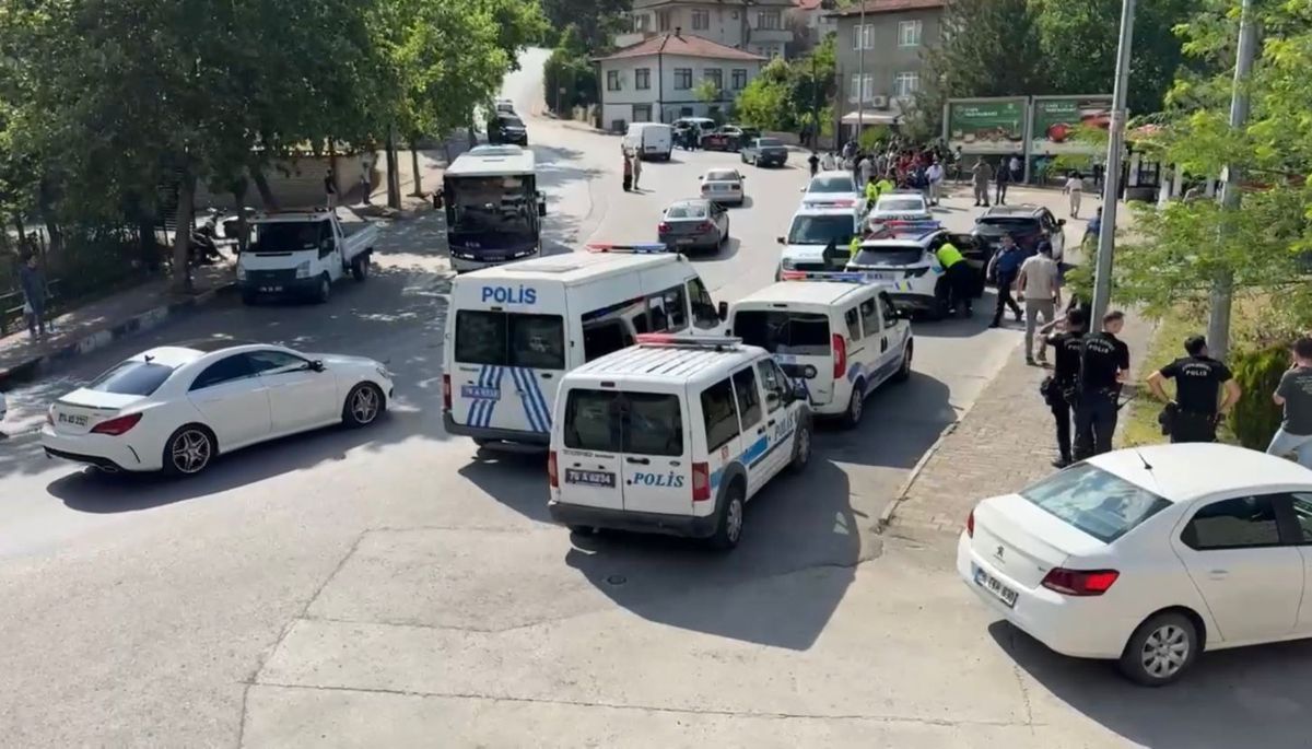 Ehliyetsiz Sürücü, Polis Takibinden Kaçarak Tutuklandı