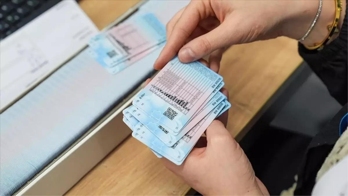 EHLİYET YENİLEME SON GÜN NE ZAMAN? || 2025'te ehliyet yenileme ücreti ne kadar? Ehliyet yenileme randevusu nasıl alınır, hangi belgeler gerekiyor?