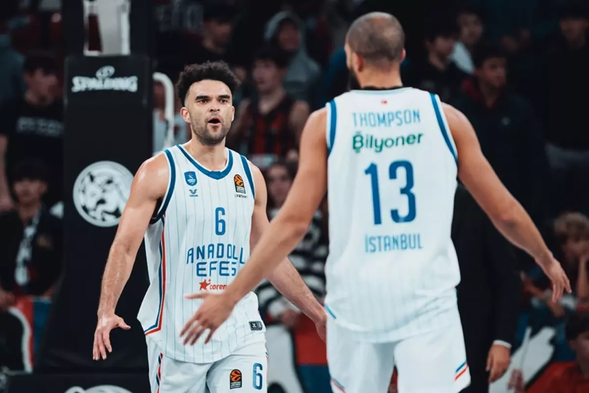 Fenerbahçe Beko'nun eski başantrenörü Anadolu Efes'in başına geçti