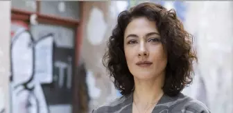 Fenerbahçe lansmanında giydiği kırmızı kıyafet Meltem Cumbul'u hedef haline getirdi