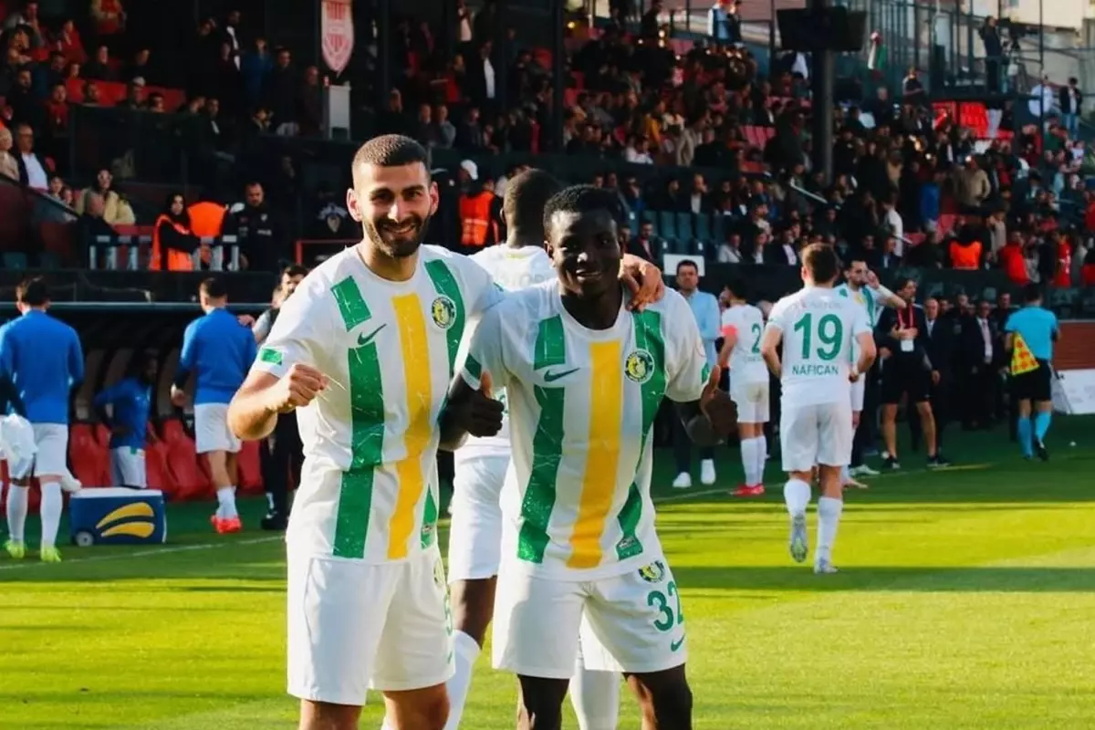Fenerbahçe'ye imza atacağı konuşulan Uchenna Ogundu'dan sürpriz transfer