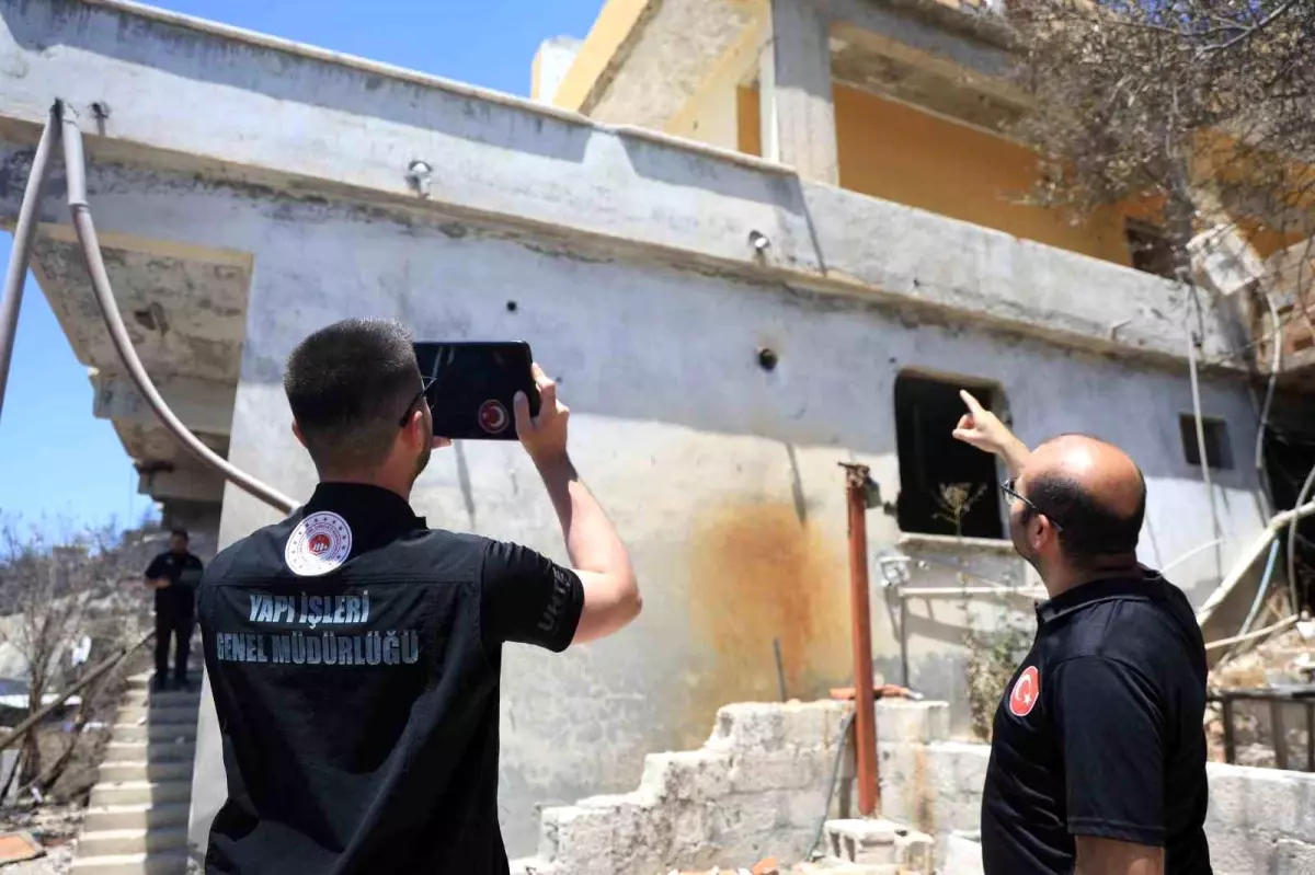 Hatay'daki Yangında 4 Bina Ağır, 23 Bina Az Hasar Aldı