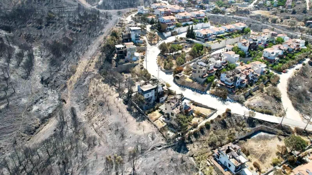 İzmir'deki Yangın Sonrası Bölge Hayalet Kasabaya Döndü