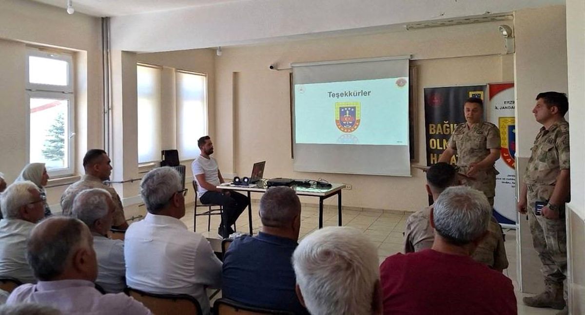 Erzincan İl Jandarma Komutanlığı'ndan Köylerde Bilgilendirme Faaliyeti
