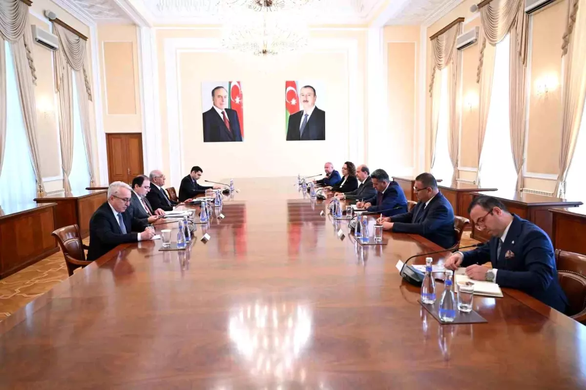 KKTC Cumhurbaşkanı Ersin Tatar, Azerbaycan Başbakanı ile Görüştü