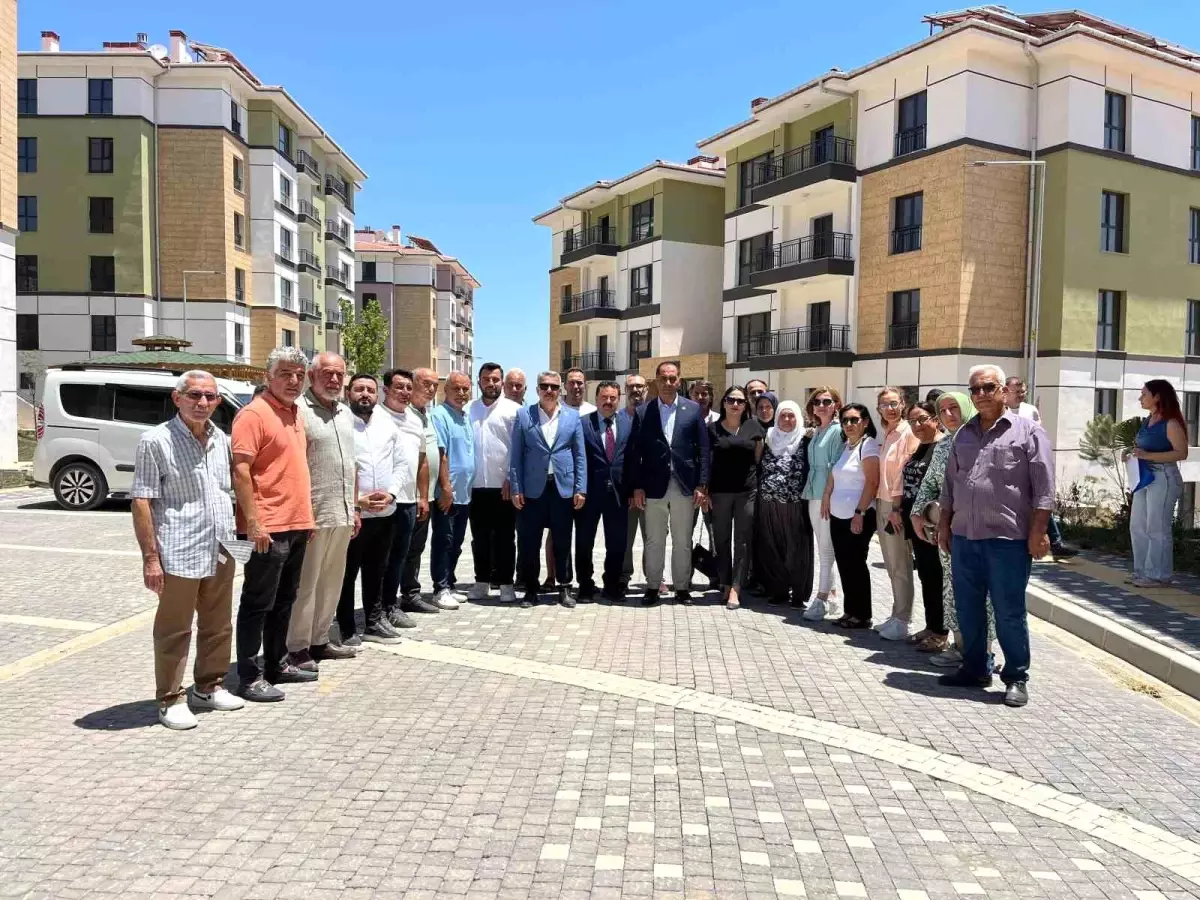 Mersin'de TOKİ'deki hak sahipleri evlerine kavuştu