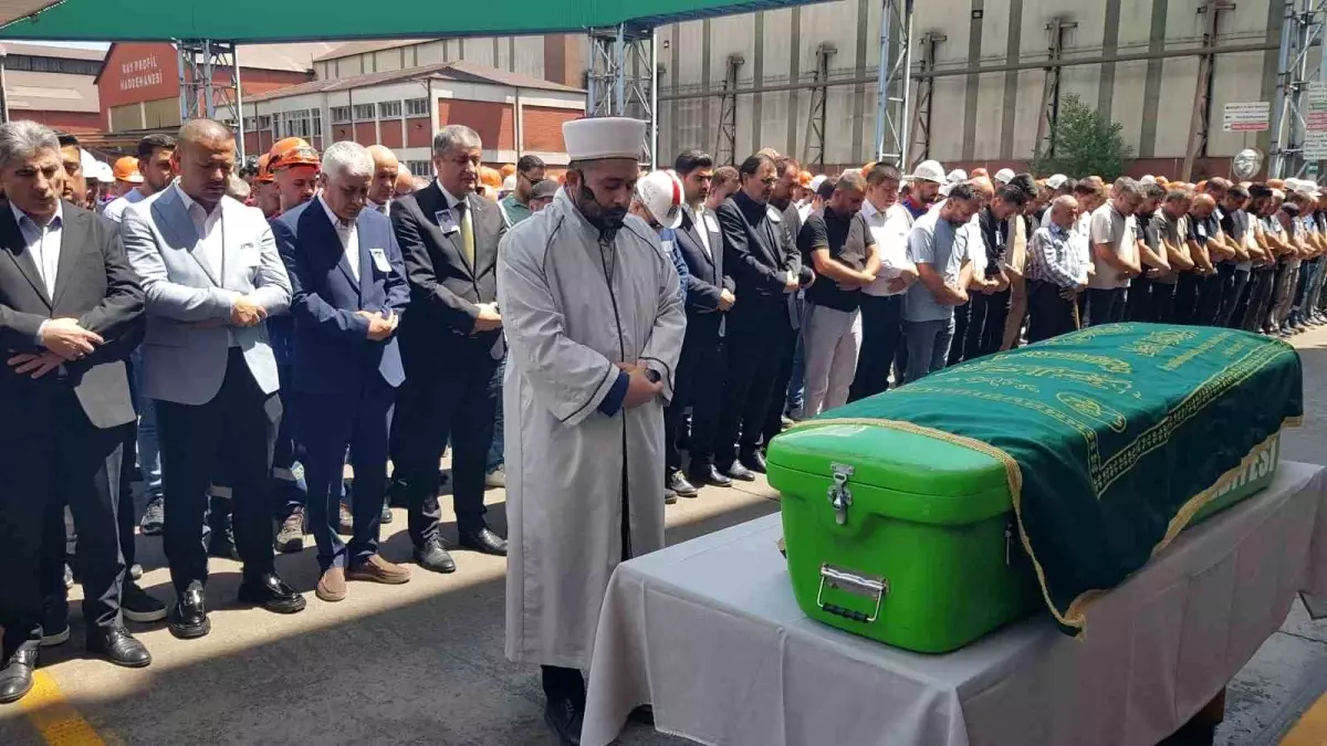 Oksijen Tankı Patlamasında Hayatını Kaybeden İşçi Son Yolculuğuna Uğurlandı