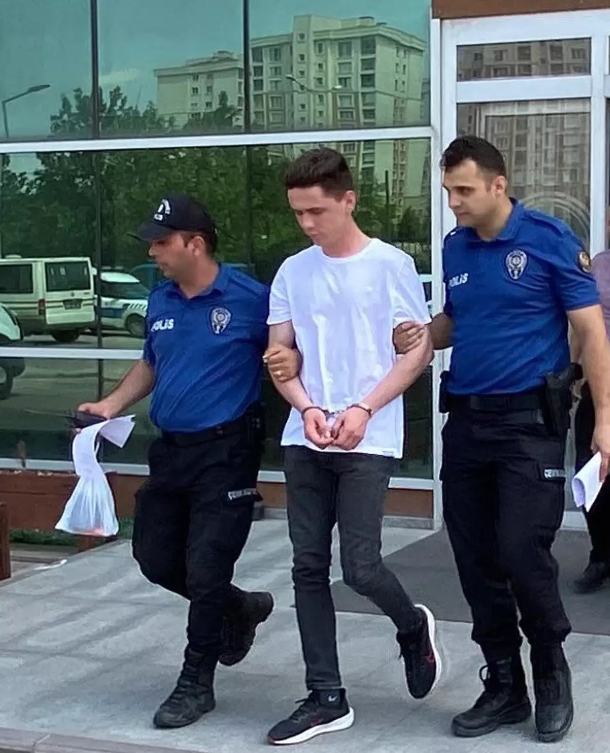 Dur İhtara Uymayan Sürücü Tutuklandı