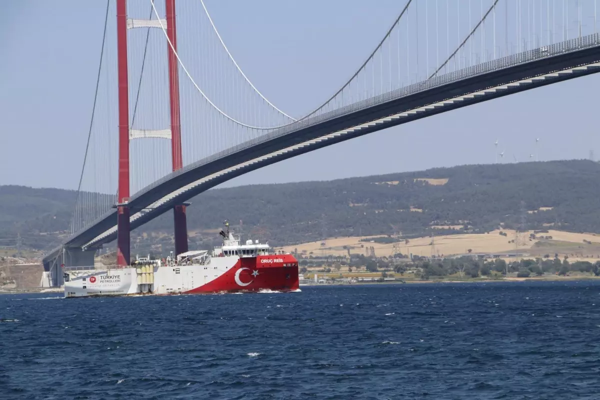 Oruç Reis Sismik Araştırma Gemisi 1915 Çanakkale Köprüsü'nden Geçti