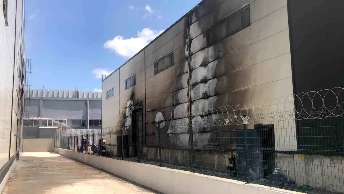 Tekirdağ'daki Kimya Fabrikasında Yangın Paniğe Neden Oldu