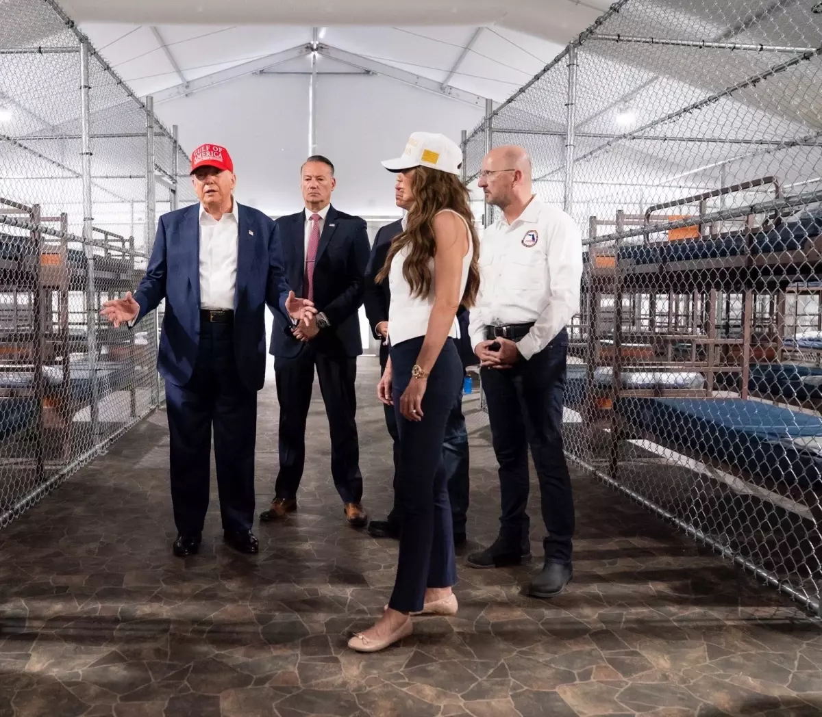 Trump, Florida'daki 'Timsah Alcatraz' Hapishanesini Ziyaret Etti