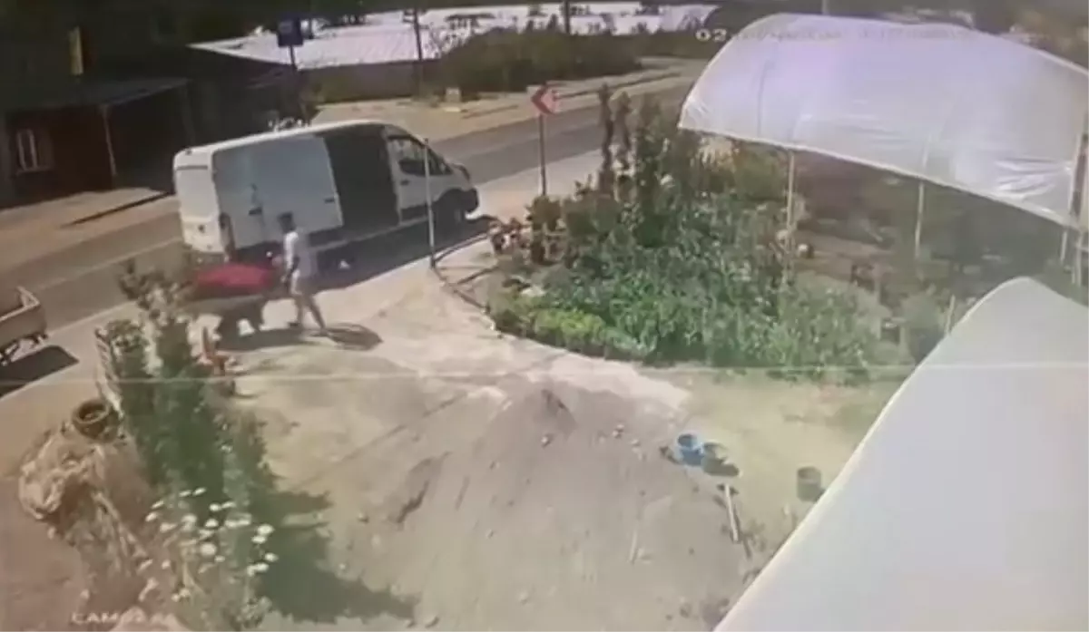 Yalova'da Zincirleme Kaza: 1 İşçi Ölümden Döndü