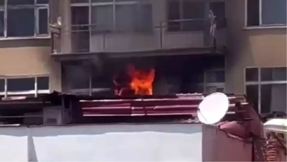 Aksaray'da Apartmanda Yangın Çıktı