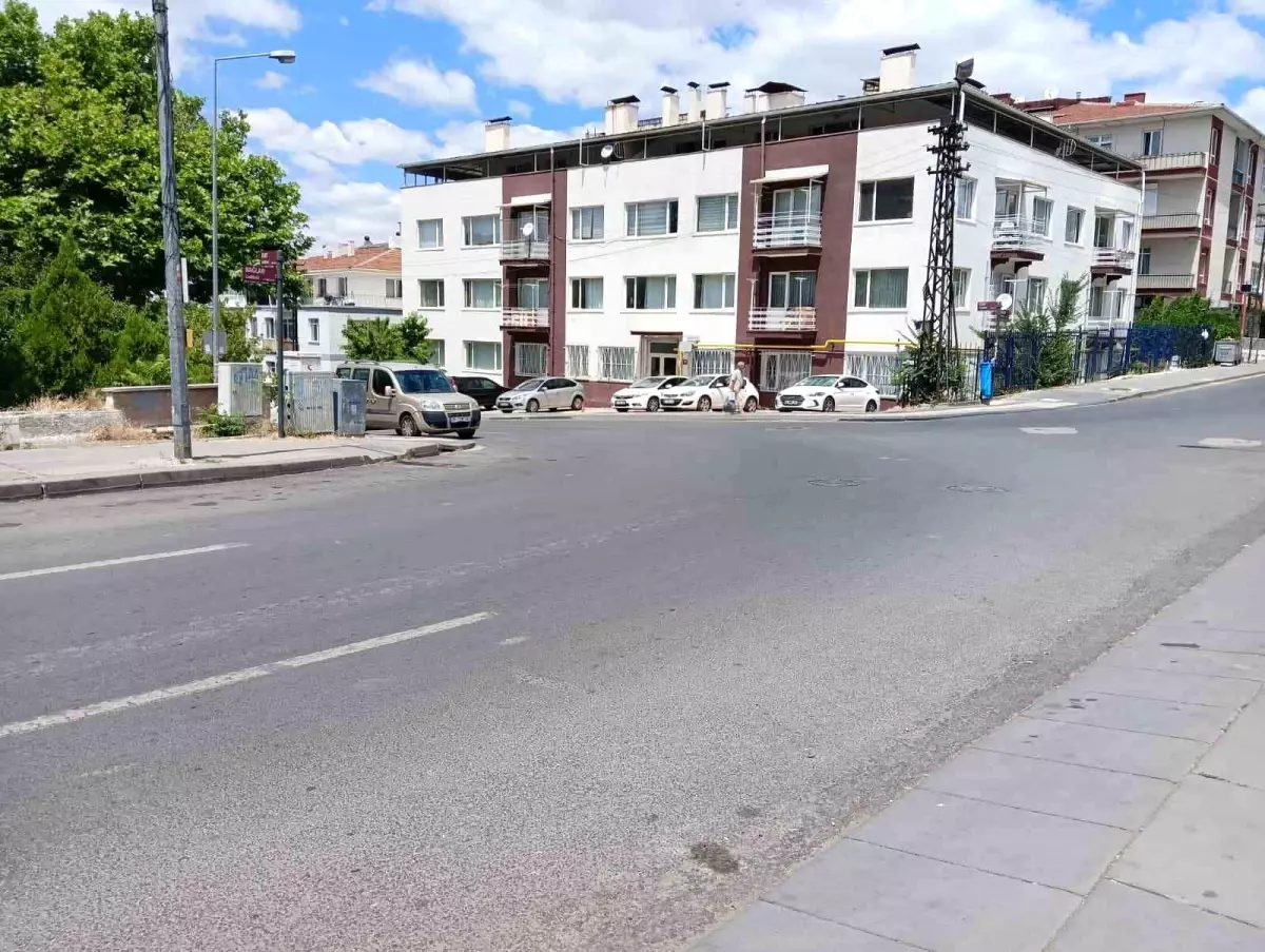 Ankara'da Trafikte Yol Verme Tartışması Kavga ile Sonuçlandı