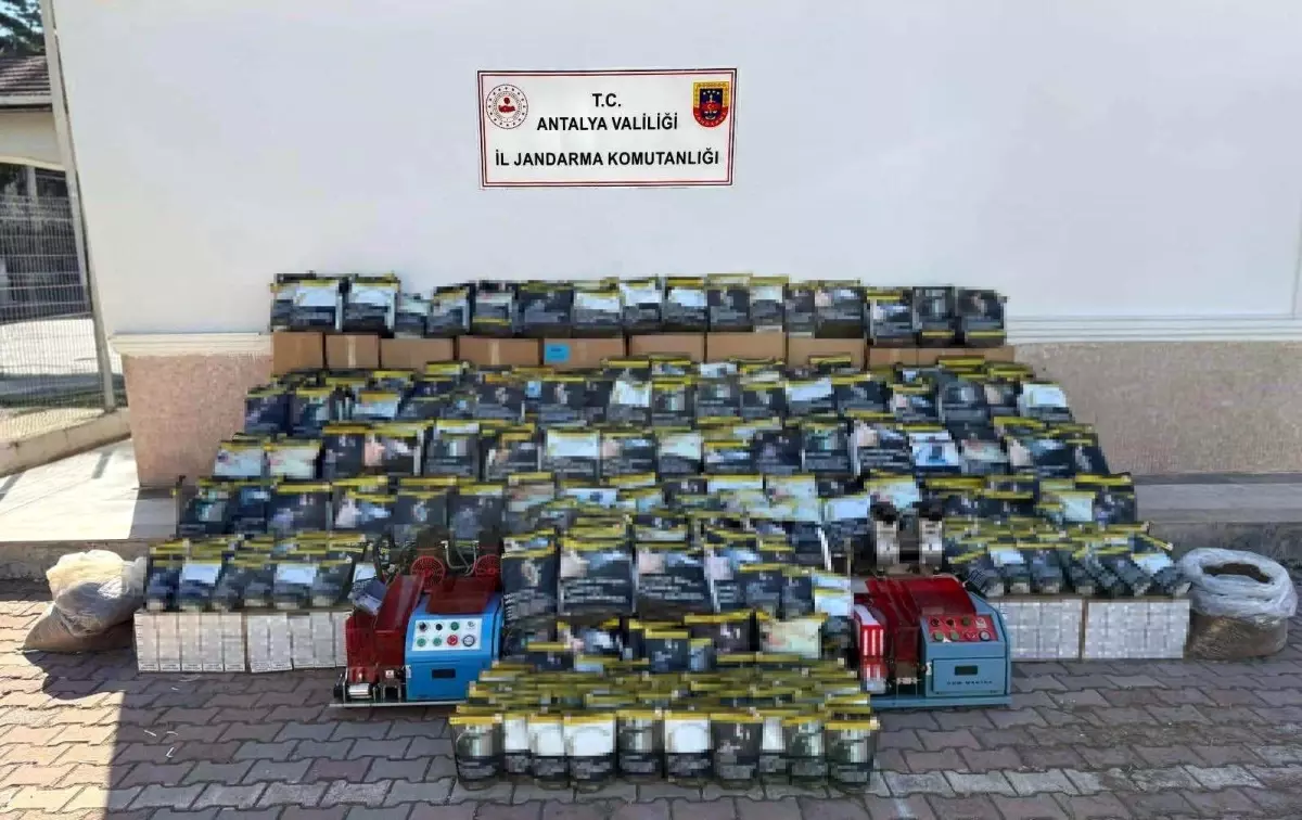 Antalya'da Kaçak Tütün Operasyonu: 3 Ton 150 Kilogram Tütün Ele Geçirildi