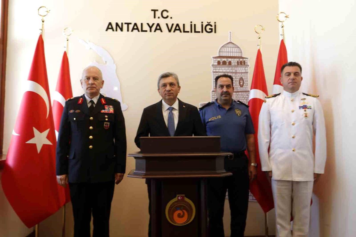 Antalya'da Yangın ve Asayiş Raporu: Vali Şahin'den Önemli Açıklamalar