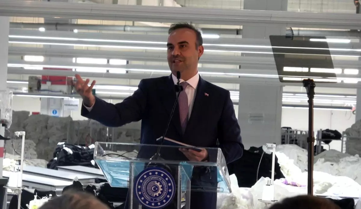 Bakan Kacır: Suriyeliler Suriye'nin Yeniden İnşasında Önemli Rol Oynayacak