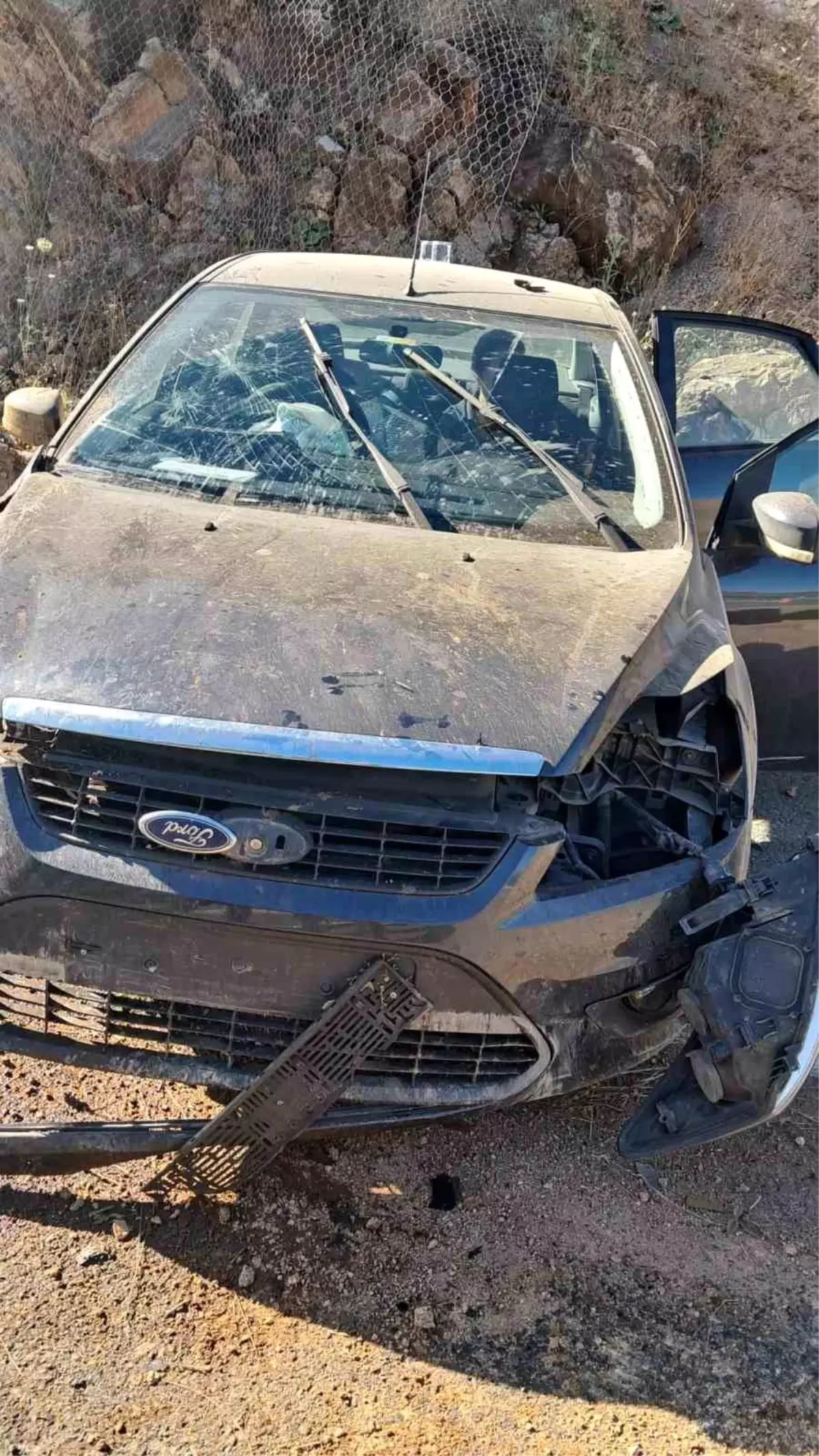 Balıkesir'de Tek Taraflı Trafik Kazası: Sürücü Yaralandı