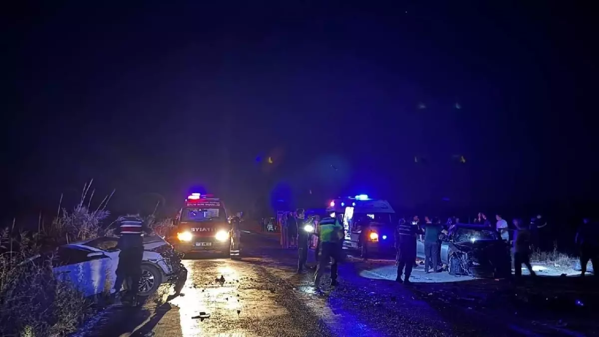 Balıkesir'de zincirleme trafik kazası: 3 ölü, 6 yaralı
