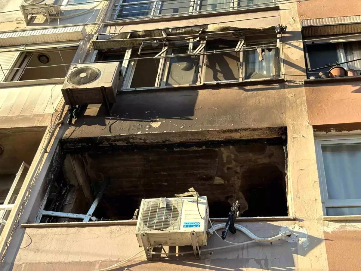 İzmir'de 6 Katlı Binada Yangın: Maddi Hasar Meydana Geldi