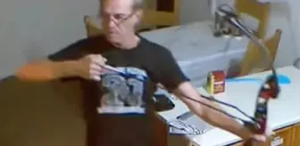 'Bu Gece Öleceksin' diye bağırarak karısını okla ağır yaraladı