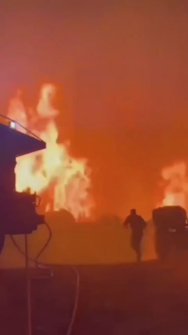 The fire in Çeşme is growing! The highway is closed, residential areas are being evacuated