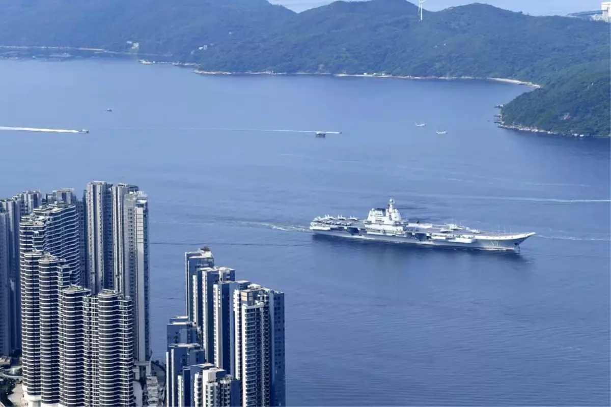 Shandong Uçak Gemisi Hong Kong'a İlk Ziyaretini Gerçekleştirdi