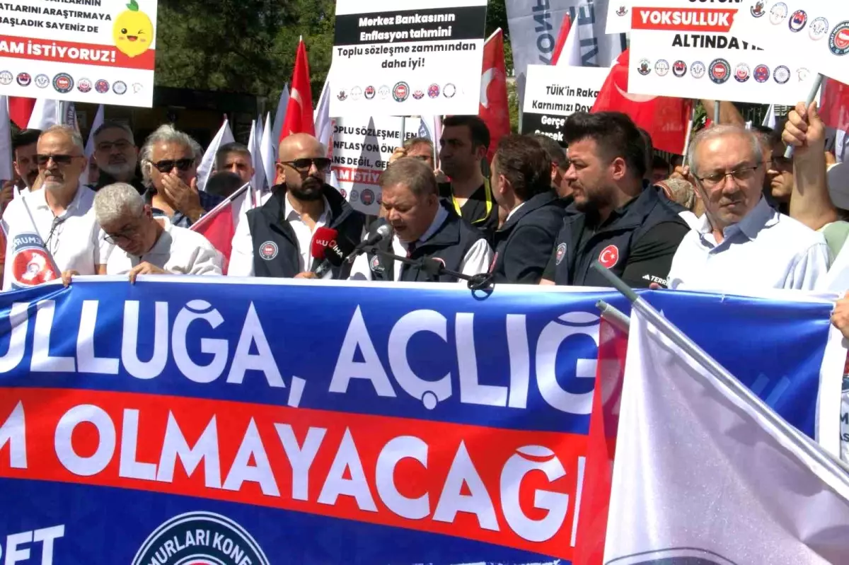 Devlet Memurları Konfederasyonu Hazine ve Maliye Bakanlığı Önünde Talep Açıklaması Düzenledi