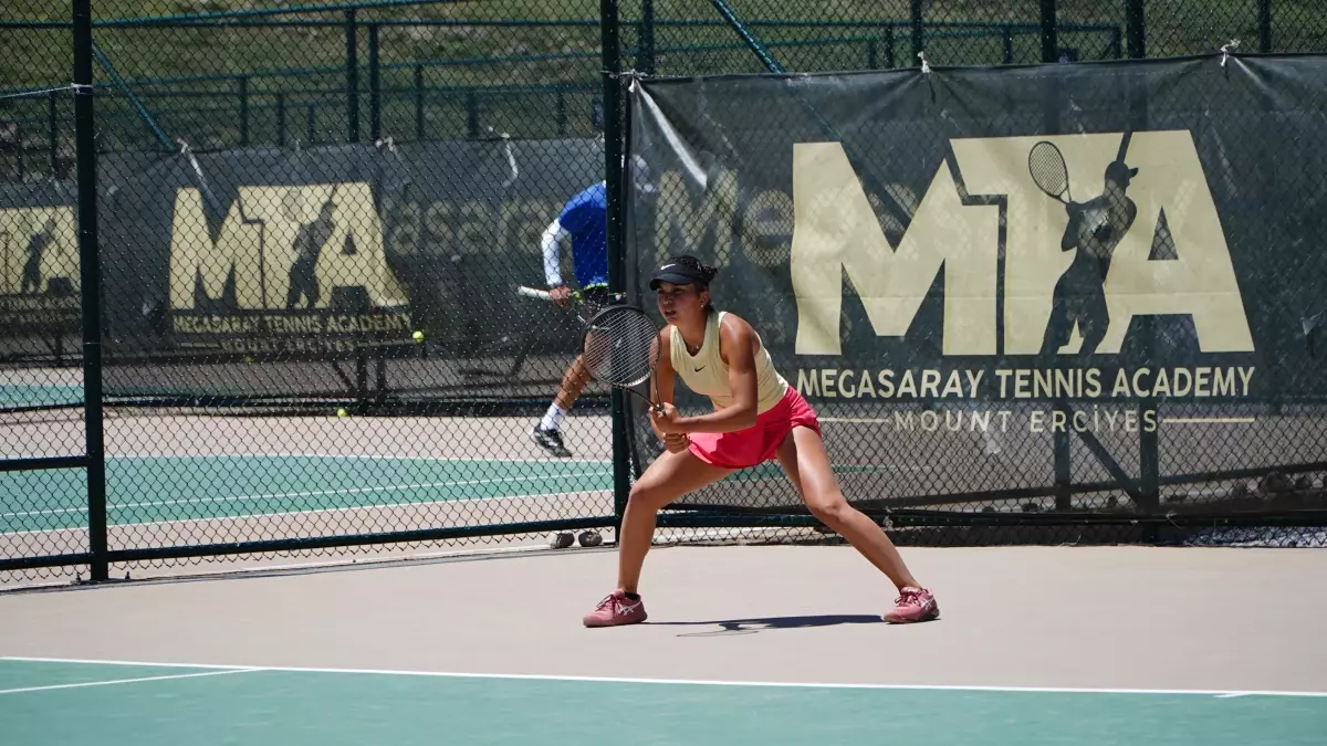 Erciyes'te Uluslararası Tenis Turu Devam Ediyor