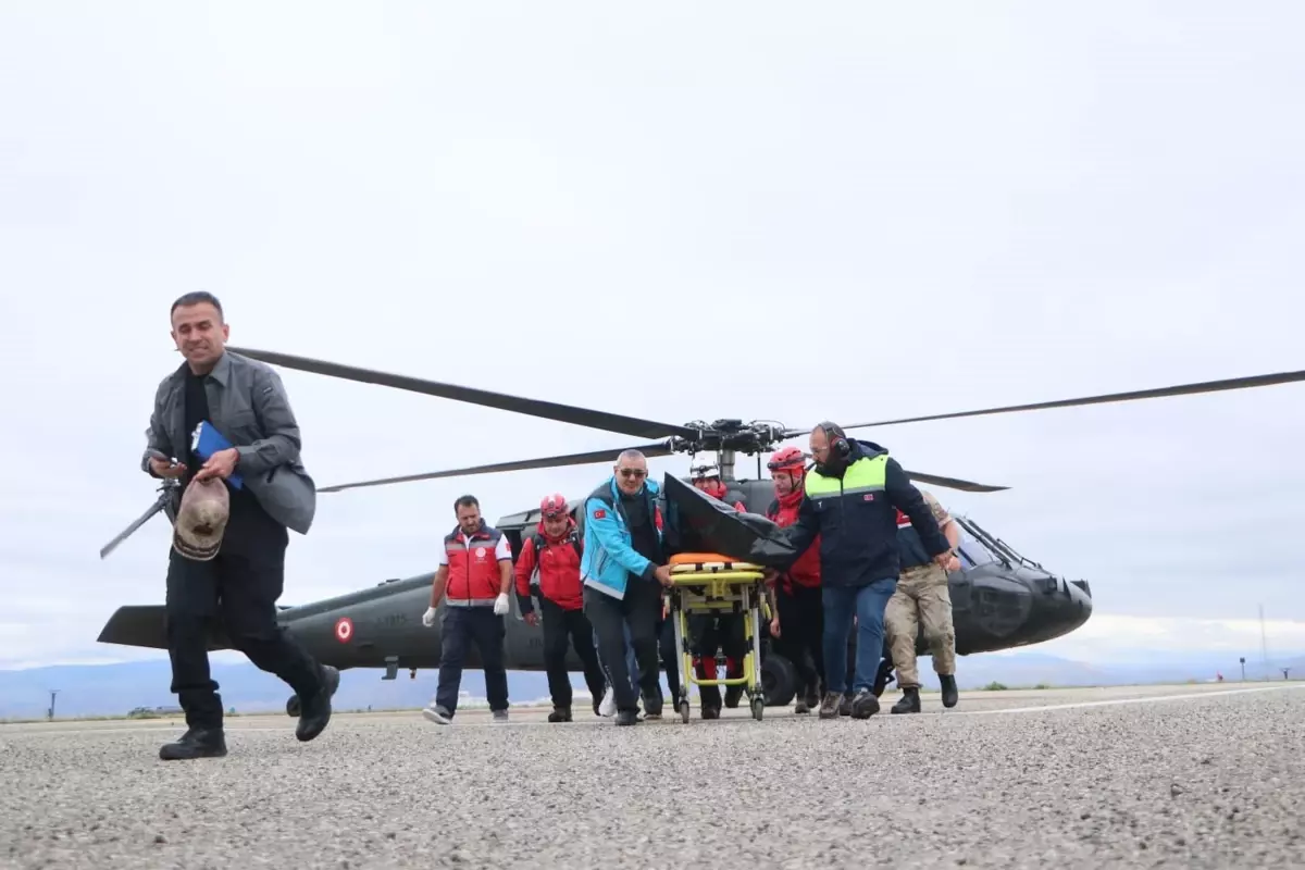 Düşen Uçaktaki Pilotun Cansız Bedeni Erzurum'a Getirildi