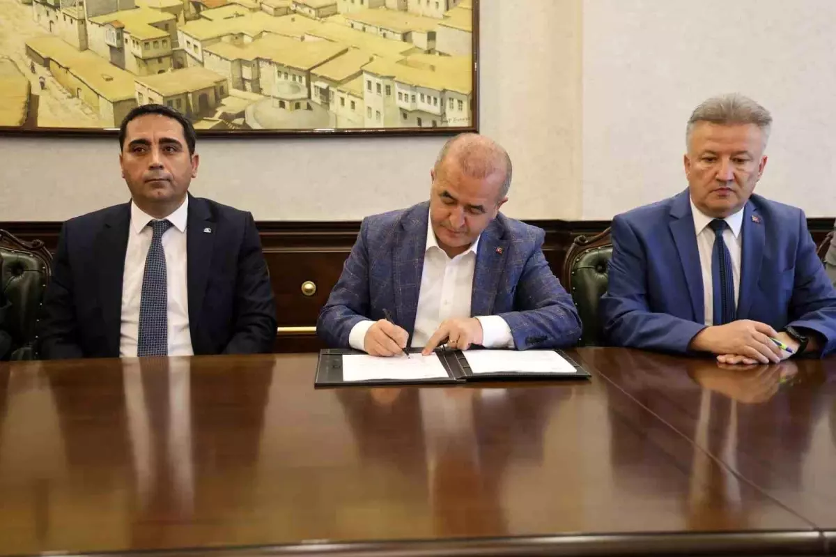 Elazığ'da Üç Proje İçin İmzalar Atıldı